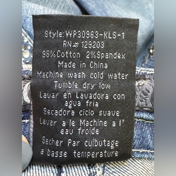 Cello Women’s Rhinestone Embellished Fleur de Lis Boot Cut Jeans Size 14 - Picture 8 of 8